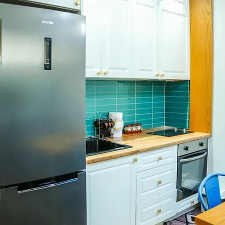 Albanian Dream Escape Apartamento Golem (Tirana)